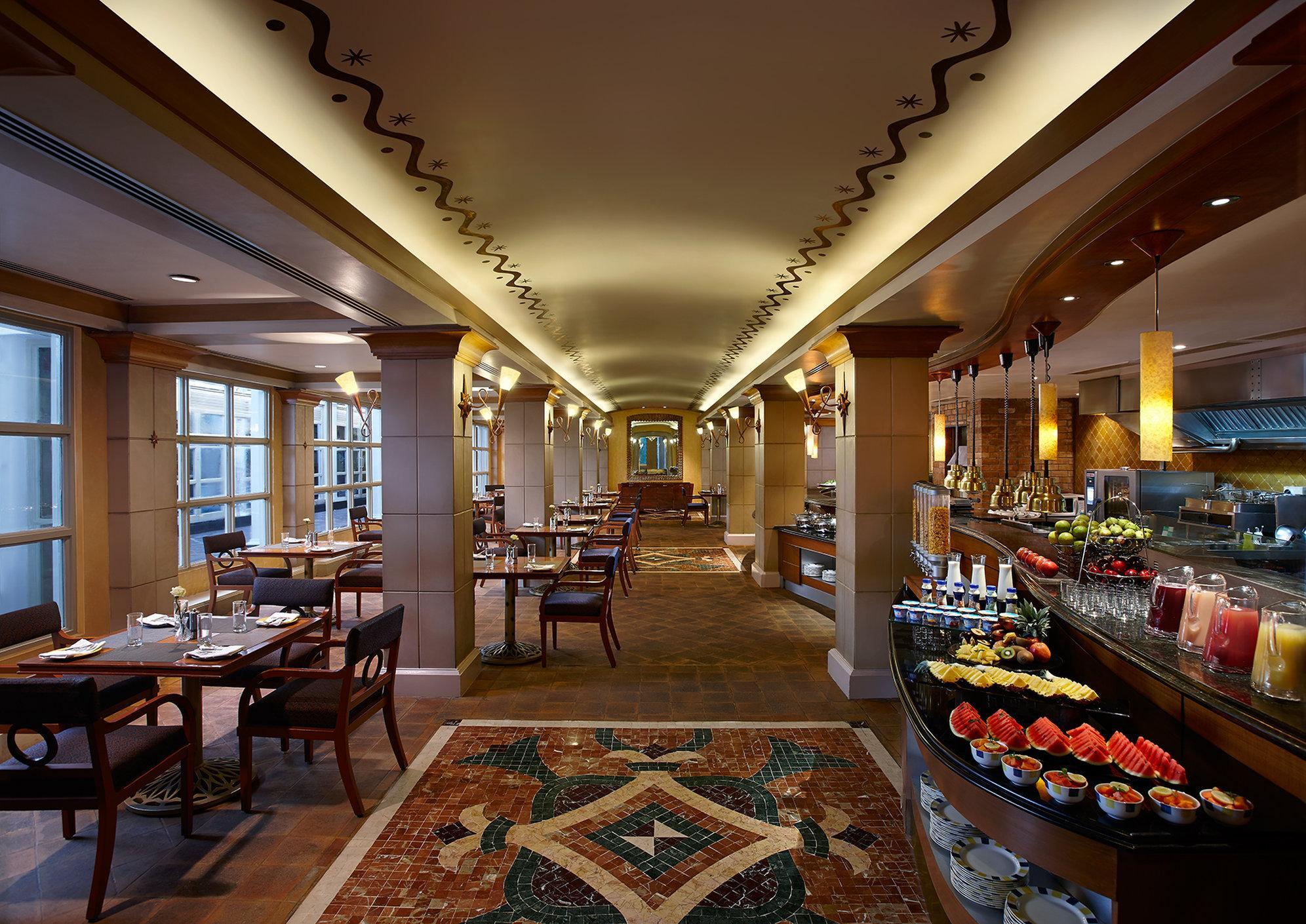 Crowne Plaza Chennai Adyar Park, An Ihg Hotel Exteriér fotografie The restaurant