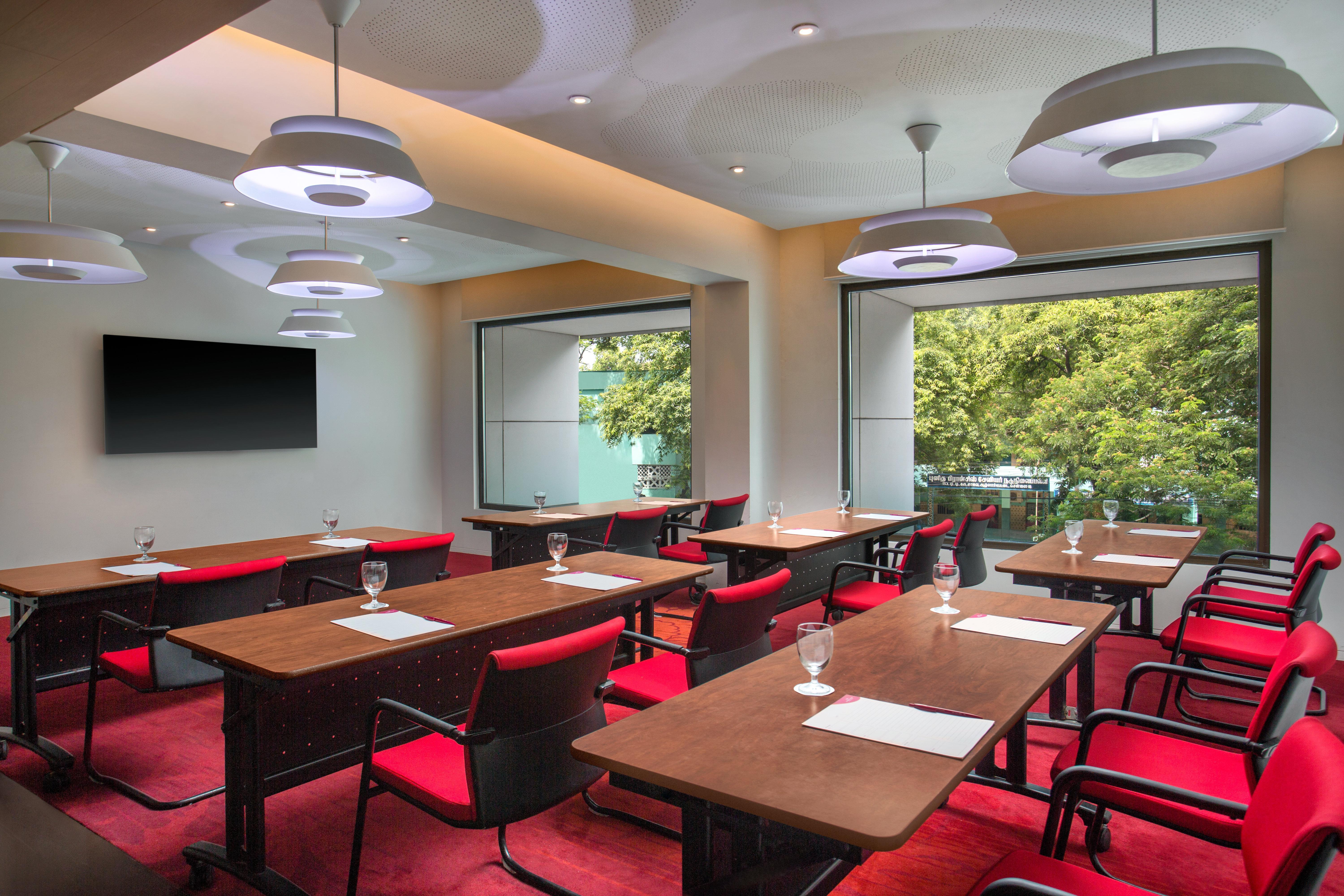 Crowne Plaza Chennai Adyar Park, An Ihg Hotel Exteriér fotografie Meeting room