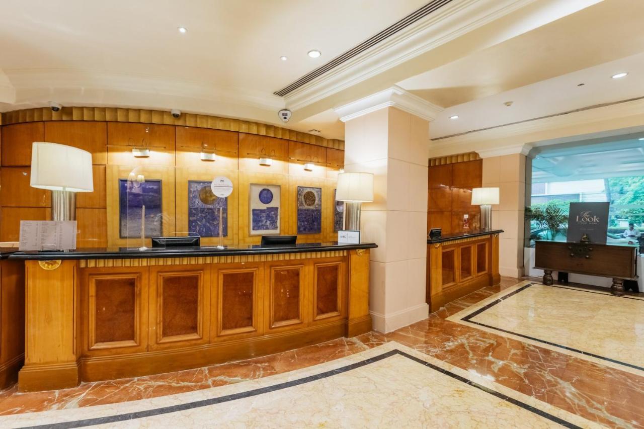 Crowne Plaza Chennai Adyar Park, An Ihg Hotel Exteriér fotografie The lobby of the hotel
