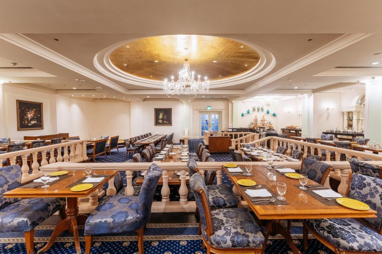 Crowne Plaza Chennai Adyar Park, An Ihg Hotel Exteriér fotografie The restaurant