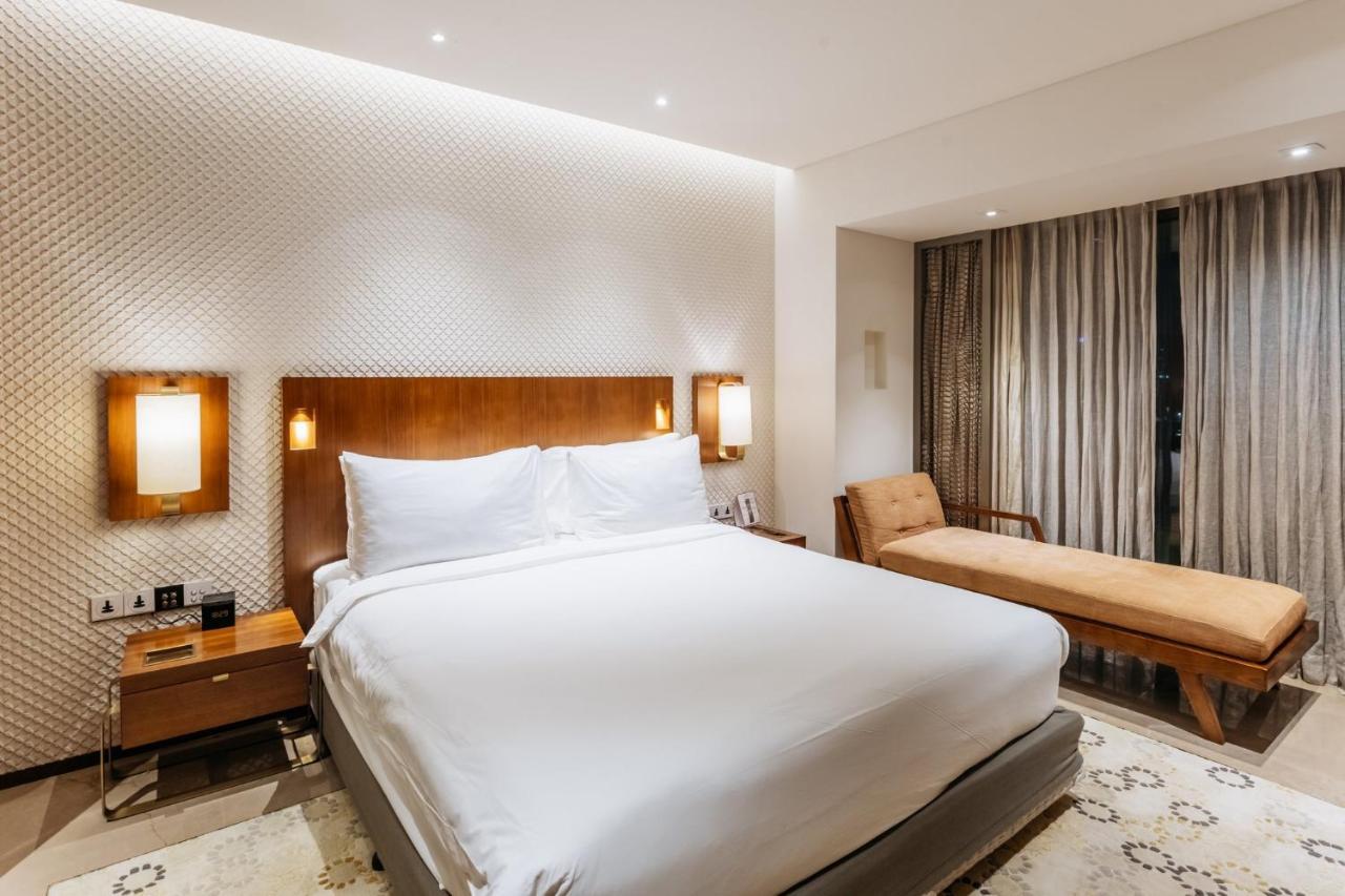 Crowne Plaza Chennai Adyar Park, An Ihg Hotel Exteriér fotografie A bedroom at the Taj Bengal
